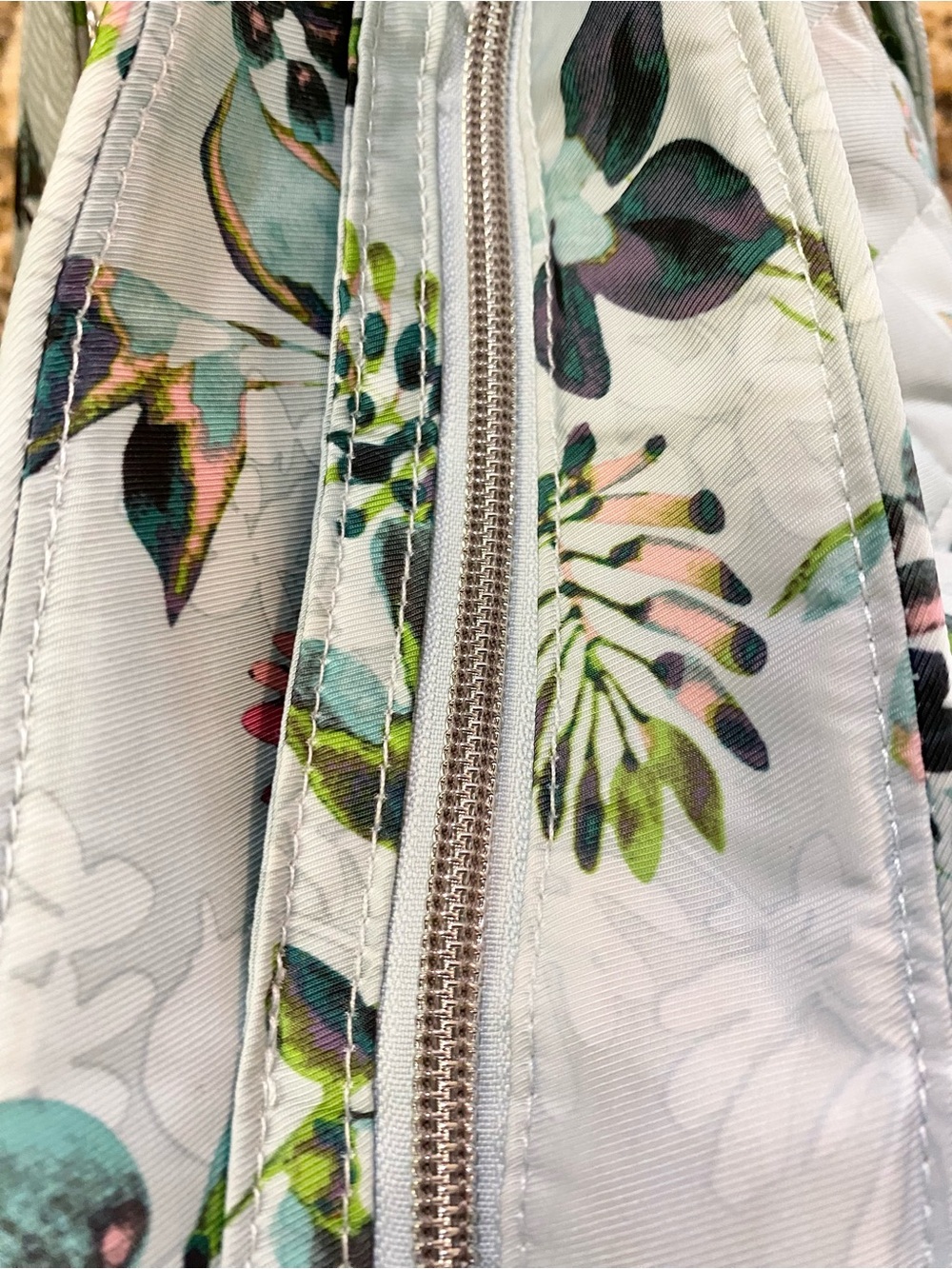 Vera Bradley Cinch Shoulder Bag NWOT! R$110 - Picture 6 of 6